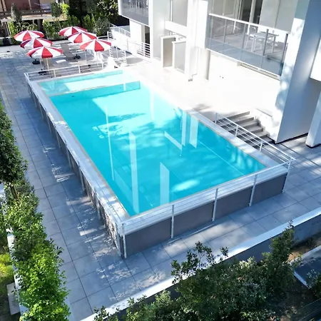 Apartment Near With Pool Access *