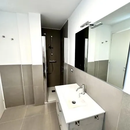 Near With Pool Access *