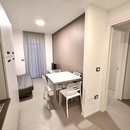 Near With Pool Access *