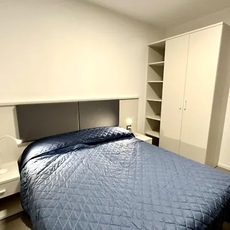 Apartment Near With Pool Access