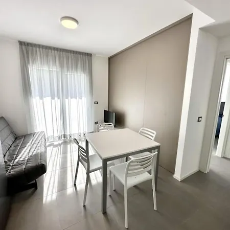 Near With Pool Access *